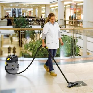 Karcher Small Vacuum Cleaner - Battery Powered